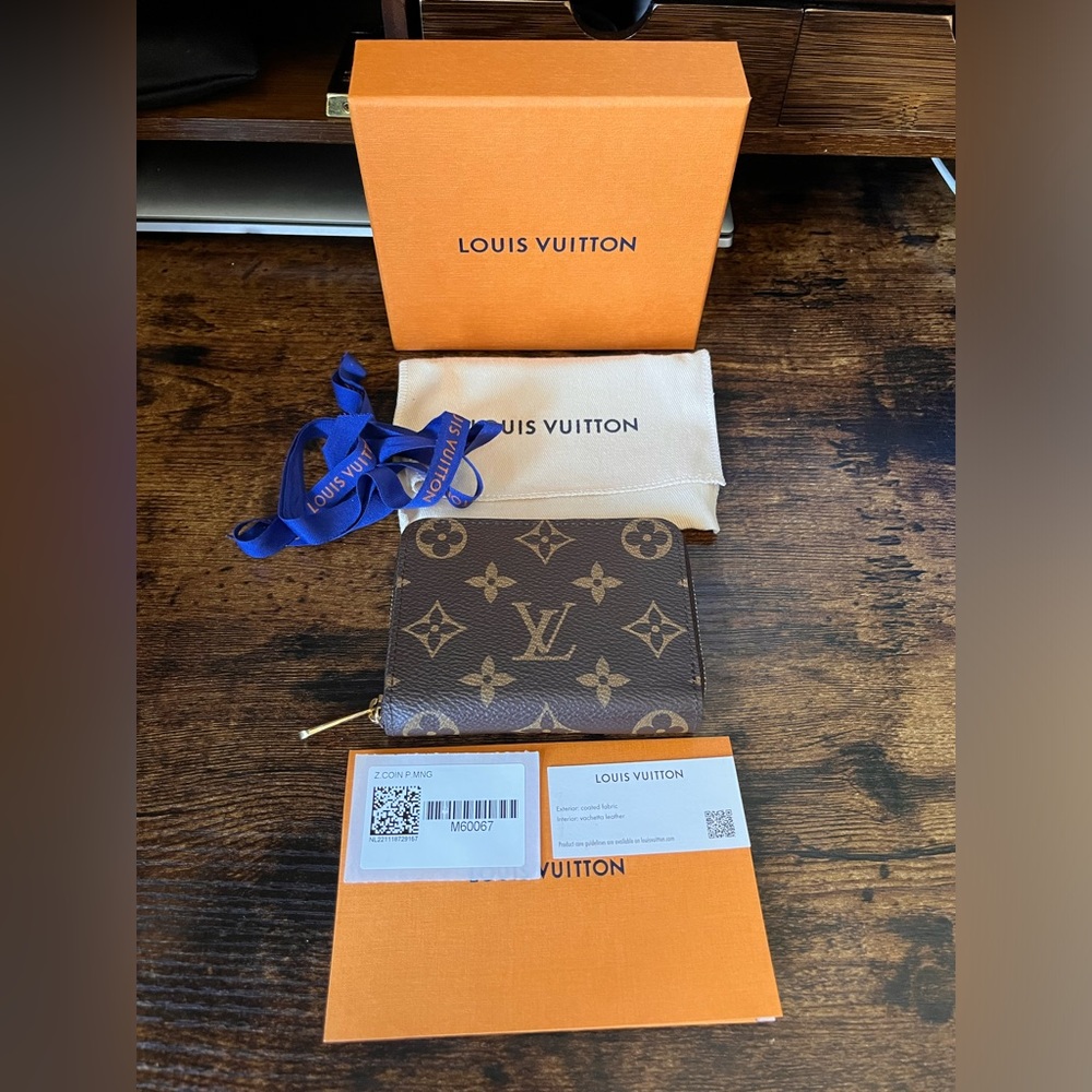 ‼️SOLD‼️ Authentic Louis Vuitton Zippy Coin Purse Monogram M60067